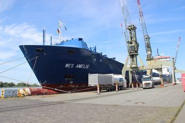 World’s first LNG-retrofitted container ship