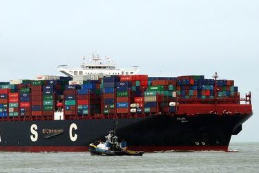 Hapag-Lloyd to gas-retrofit one of its 15k TEU-big ships