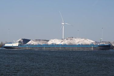 Amsterdam invests in wind farms