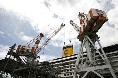 Fincantieri eyes majority stake in STX France