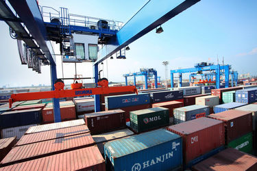 DCT orders Kalmar's RTGs