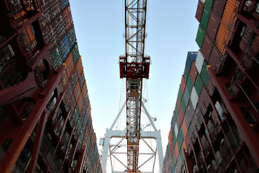 Liebherr secures megamax cranes order for German Ports
