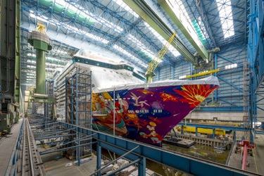 World Dream leaves the dock